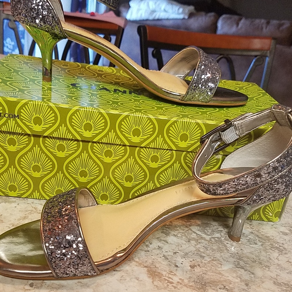 Formal dress shoes